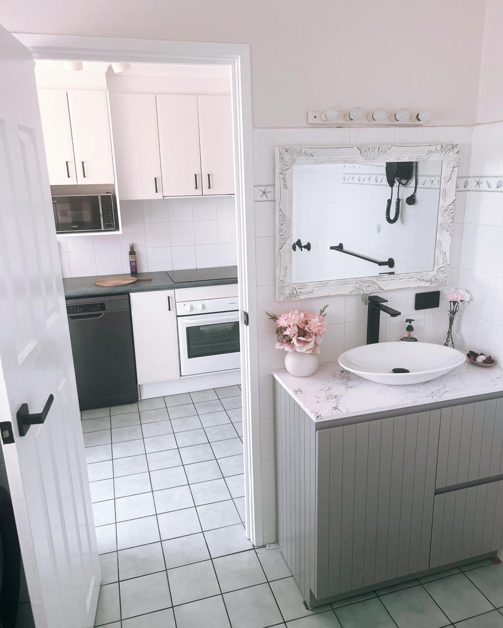 Nautilus Hamptons Style Luxury Beach Apartment Меримбула Екстер'єр фото